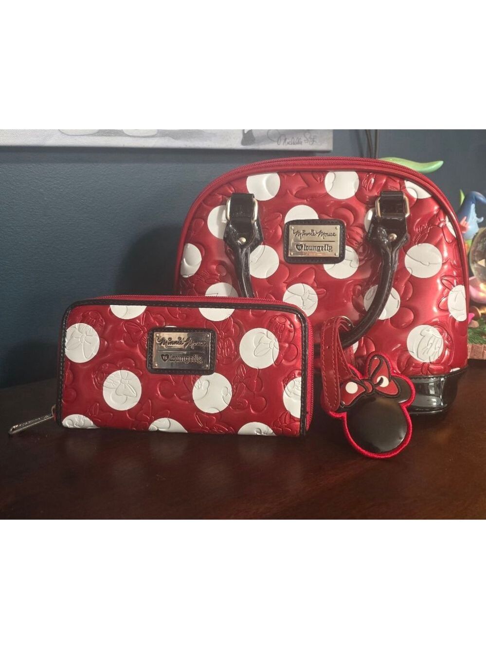 Loungefly ❤️ Logo Disney Minnie Mouse Dome Bag with Matching Wallet